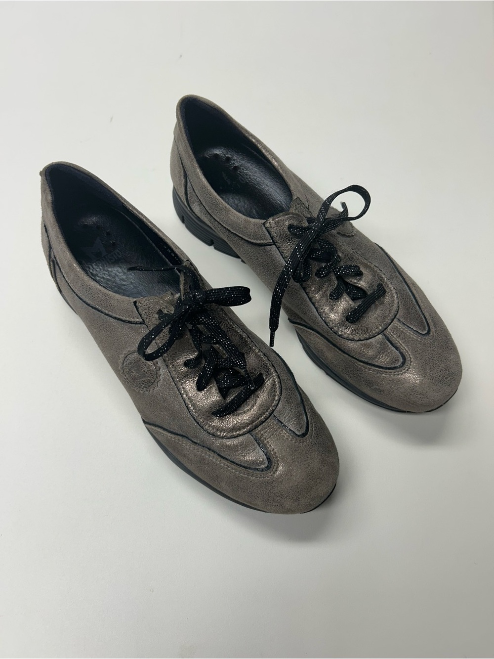 Mephisto Women's Metallic Gray Lace-Up Comfort Sneakers